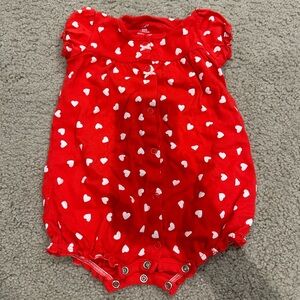 SEVERAL ITEMS! 
Set of 4, 9mo Summer Outfits